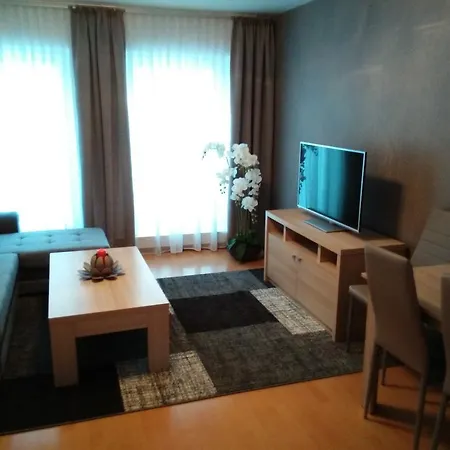 Ksenija Appartement *